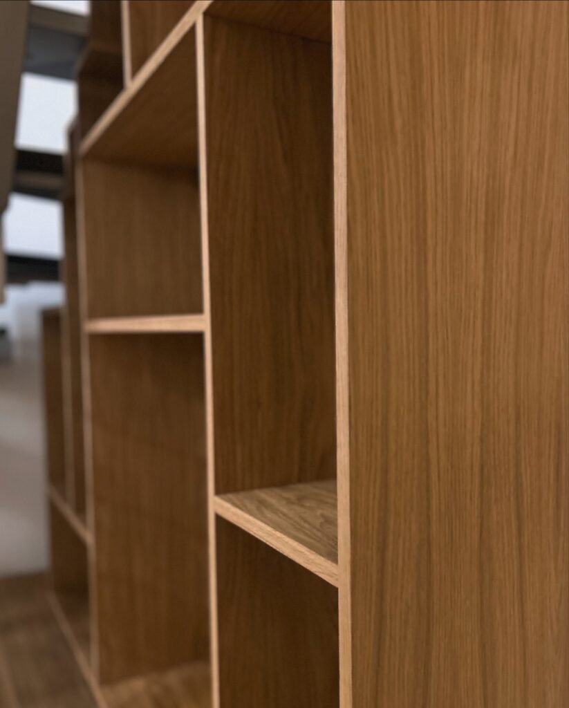 Bibliothèque en chêne de fil — Atelier Löwe — photo 2