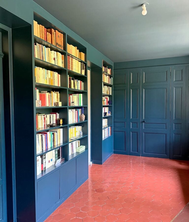 Bibliothèque peinte à Saint-Cyprien