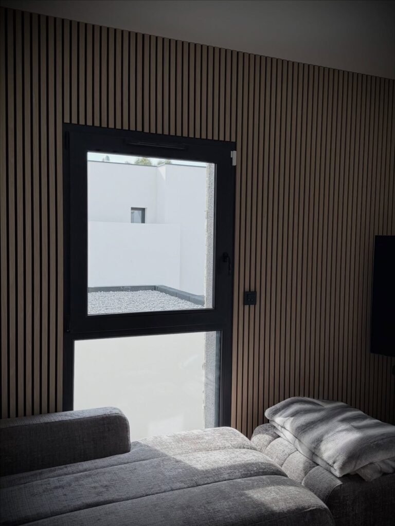 Bois rainuré — Atelier Löwe — photo 3