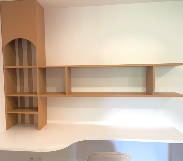 Bureau arrondi — Atelier Löwe
