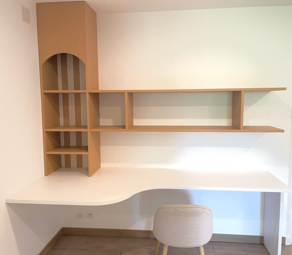 Bureau et étagères — Atelier Löwe — photo 1