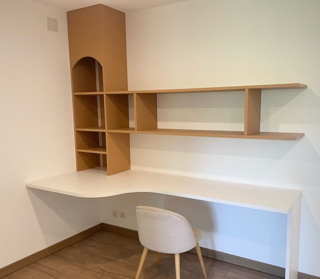 Bureau et étagères — Atelier Löwe — photo 2