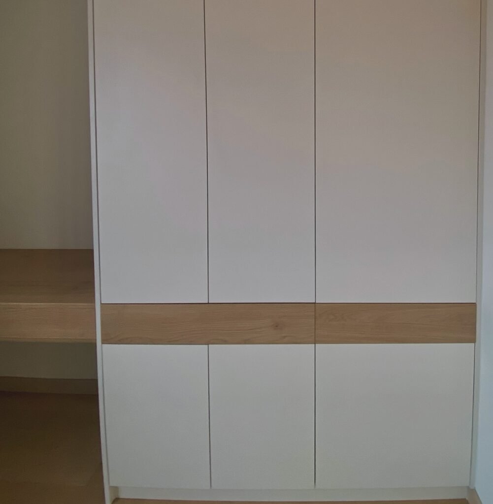 Bureau et touche pop — Atelier Löwe — photo 2