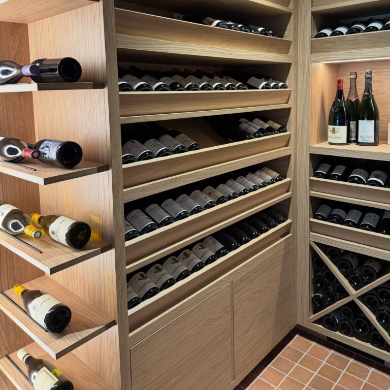 Cave à vin en chêne chez un particulier