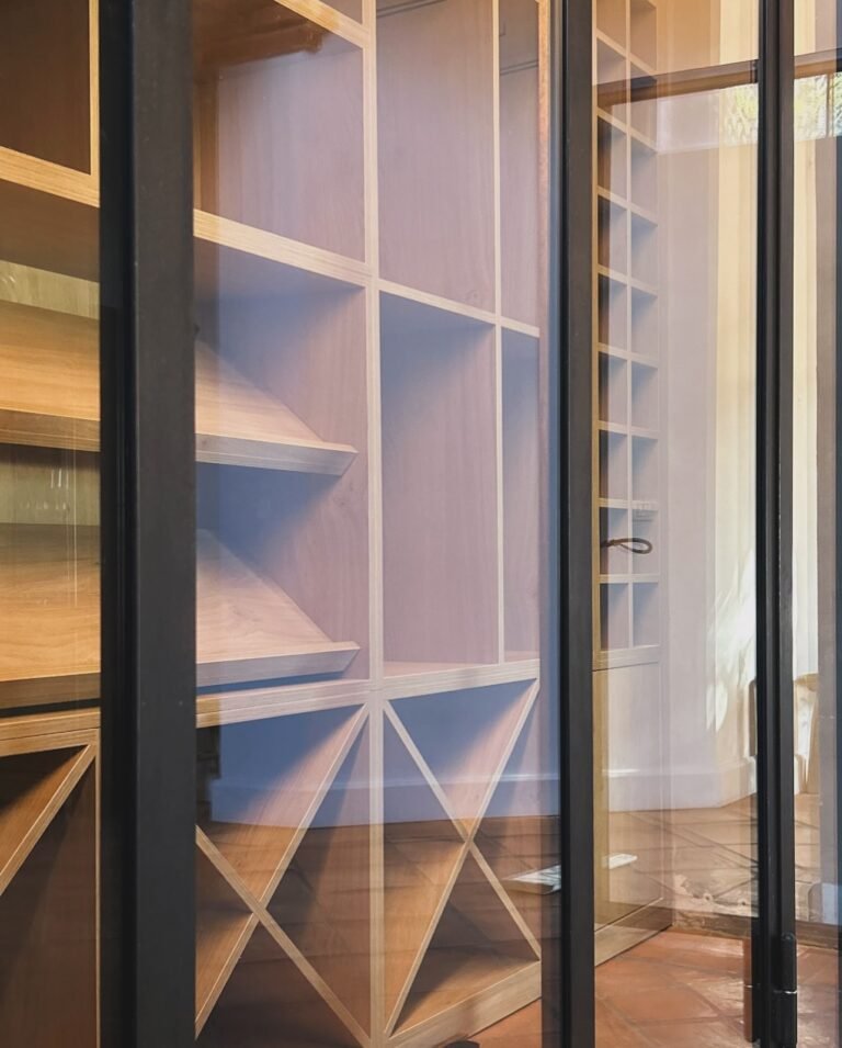 Cave à vins en chêne — Atelier Löwe
