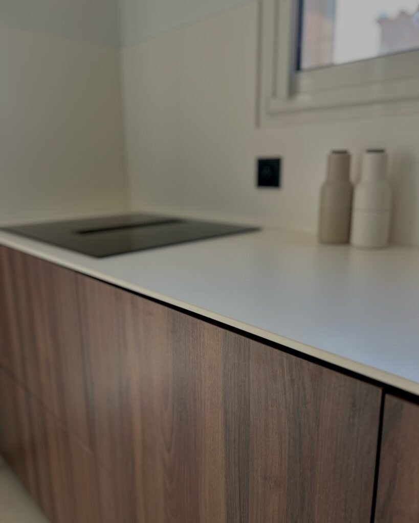Cuisine noyer et compact — Atelier Löwe — photo 1