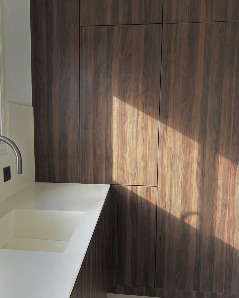 Cuisine noyer et compact — Atelier Löwe — photo 9