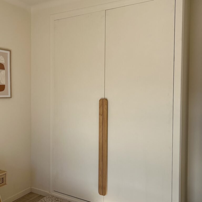 Dressing des années 70 rénové — Atelier Löwe
