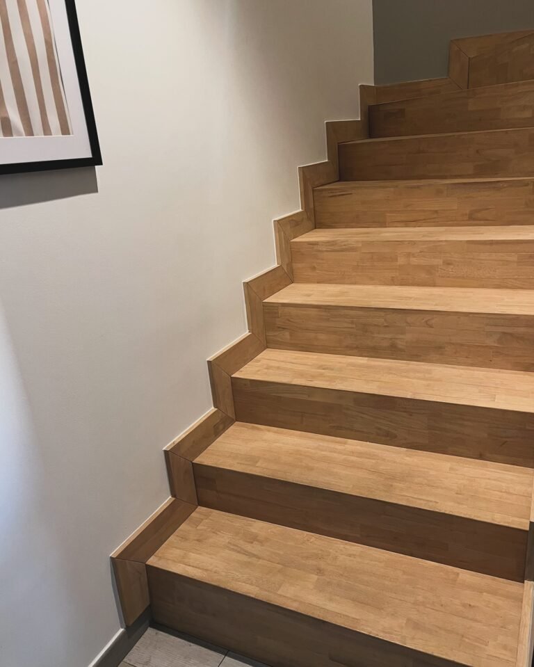 Escalier en bois — Atelier Löwe