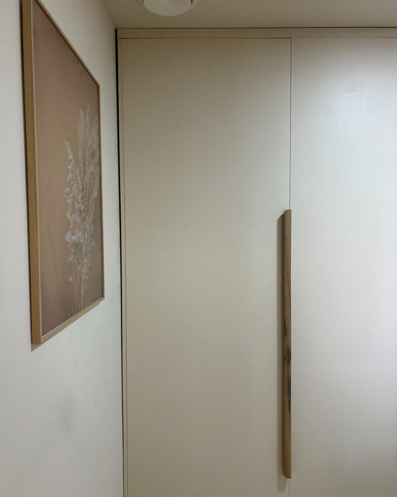Placard et poignée en chêne — Atelier Löwe — photo 1
