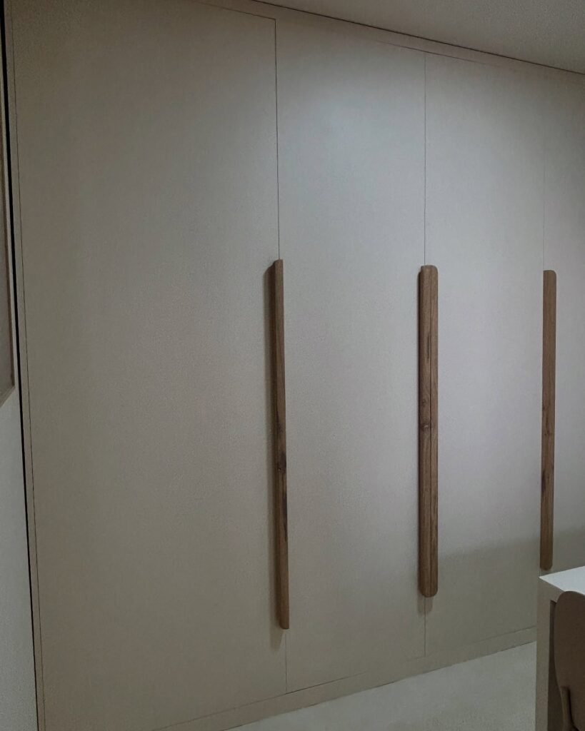 Placard et poignée en chêne — Atelier Löwe — photo 4