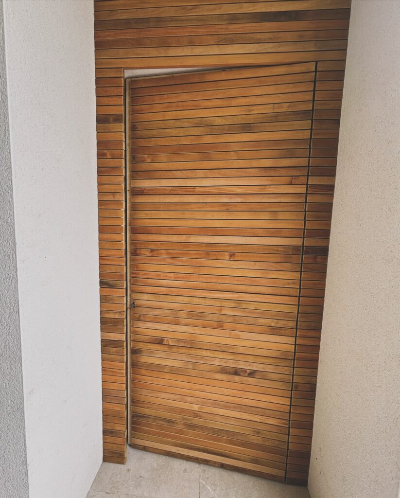 Porte invisible et bar — Atelier Löwe — photo 4