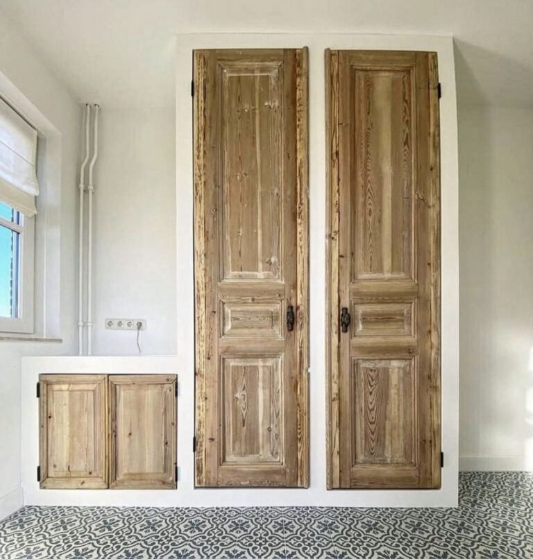 Portes anciennes rénovées — Atelier Löwe