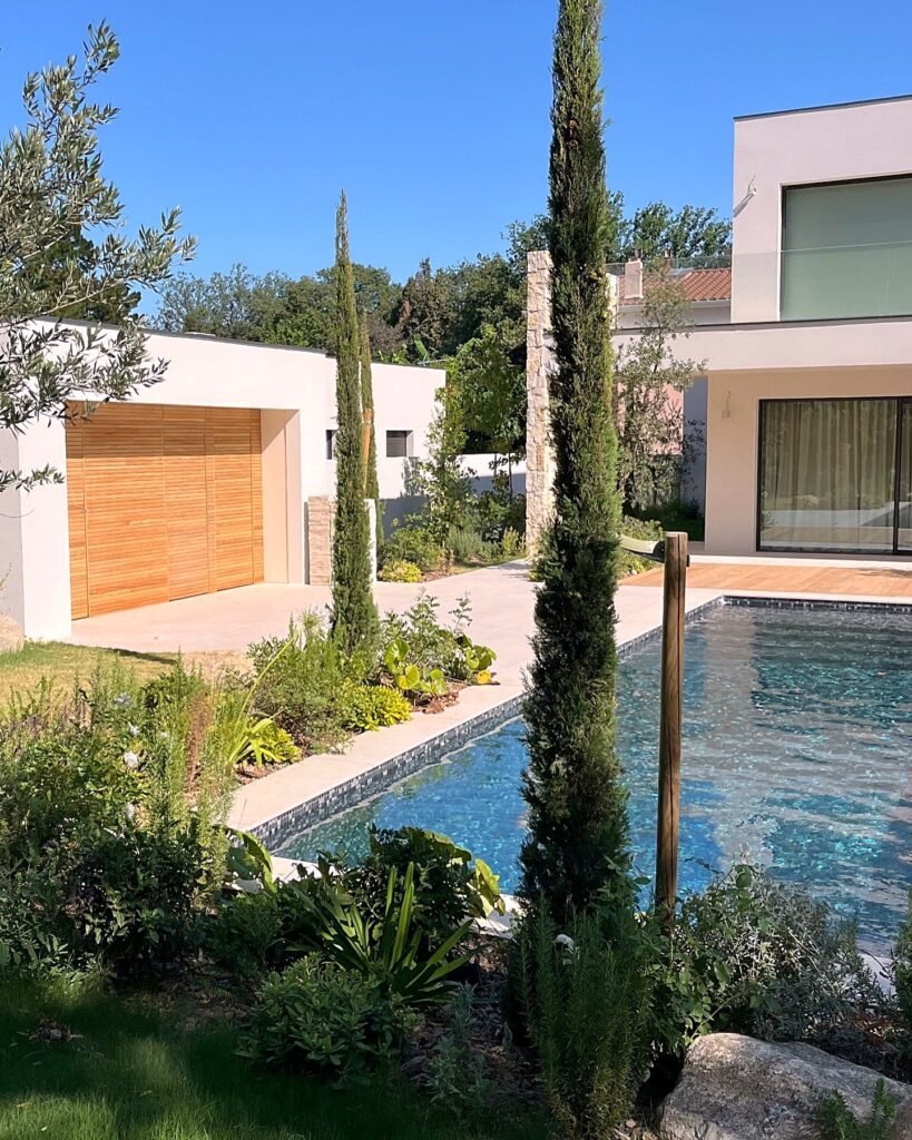 Portes camouflées d’un pool house — Atelier Löwe — photo 1