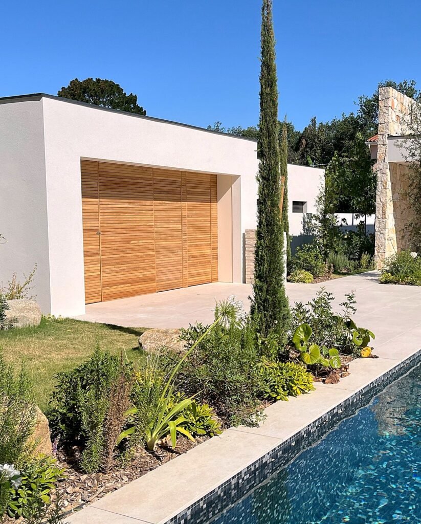 Portes camouflées d’un pool house — Atelier Löwe — photo 4