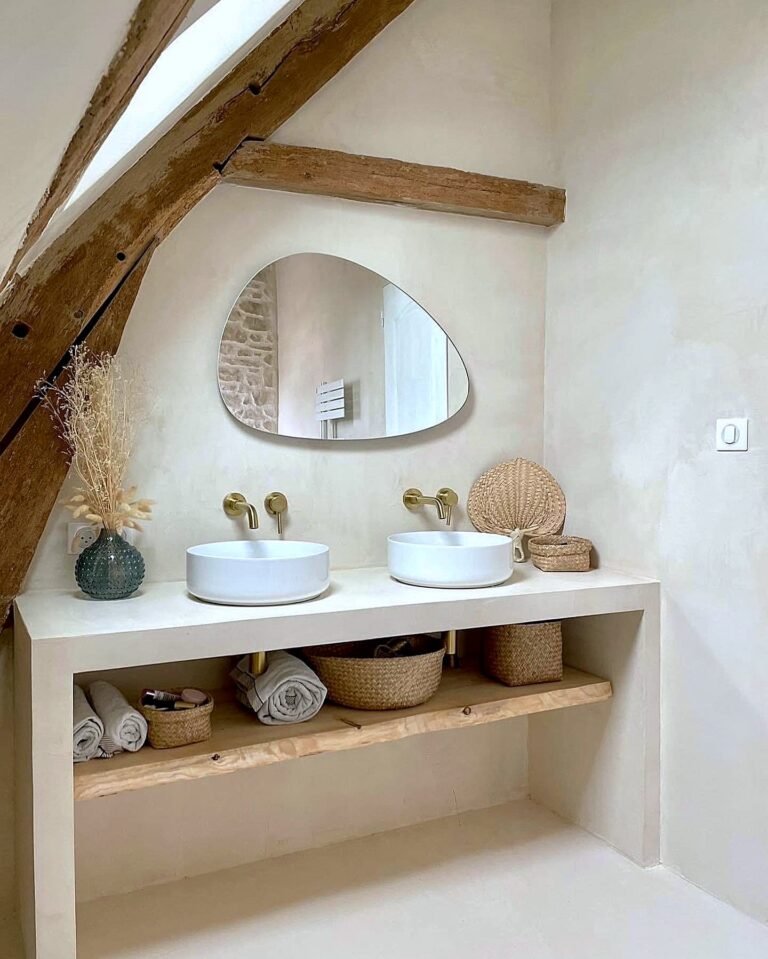 Salle de bain béton et bois — Atelier Löwe