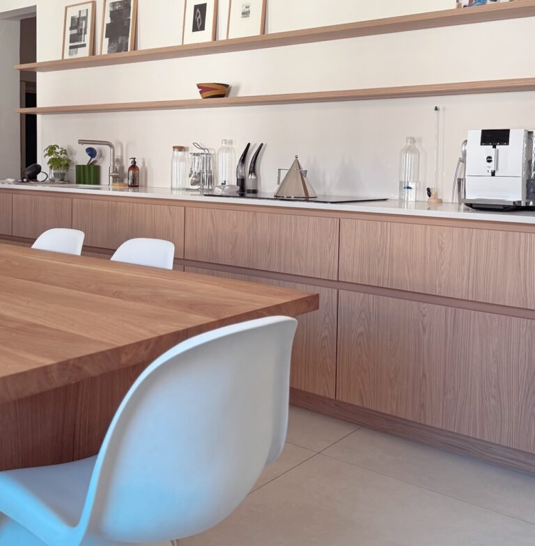 Table en chêne massif — Atelier Löwe